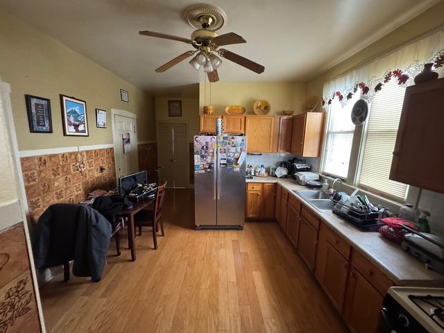 2814 W Fletcher Street, Chicago, IL 60618