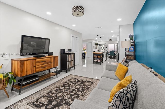 2420 SW 102nd Avenue 0, Miami, FL 33165