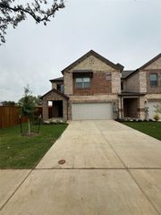 144 Pinkie Holmes, Grand Prairie, TX 75050