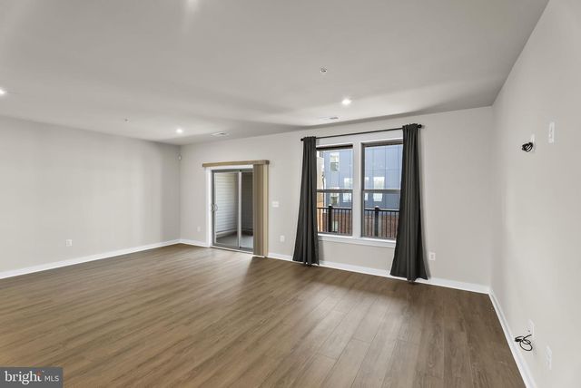 13558 INNOVATION STATION LOOP #15B, Herndon, VA 20171