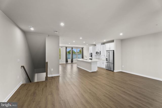 13558 INNOVATION STATION LOOP #15B, Herndon, VA 20171