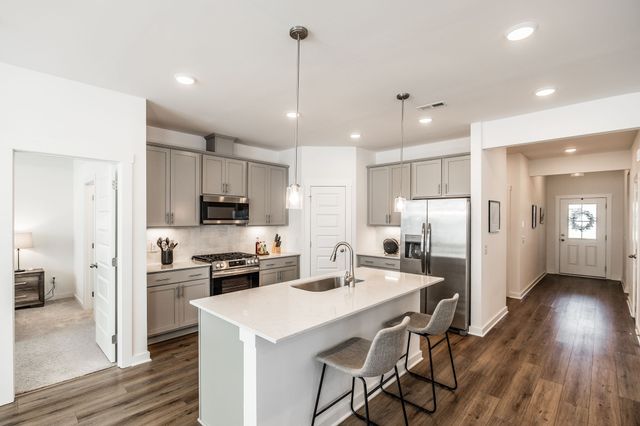 7227 Sutton Dr, White House, TN 37188