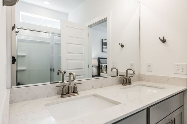 7227 Sutton Dr, White House, TN 37188