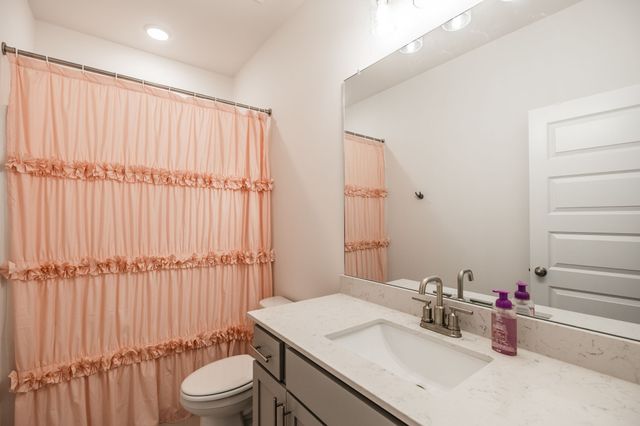 7227 Sutton Dr, White House, TN 37188