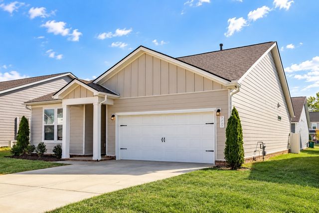 7227 Sutton Dr, White House, TN 37188