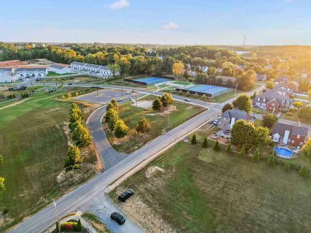 7227 Sutton Dr, White House, TN 37188