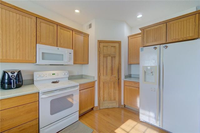7430 Manchester Avenue, Kansas City, MO 64133