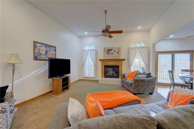 7430 Manchester Avenue, Kansas City, MO 64133