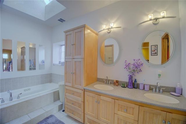 7430 Manchester Avenue, Kansas City, MO 64133