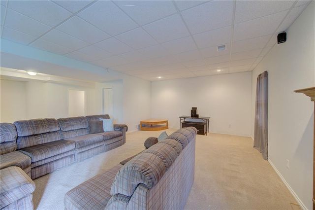 7430 Manchester Avenue, Kansas City, MO 64133