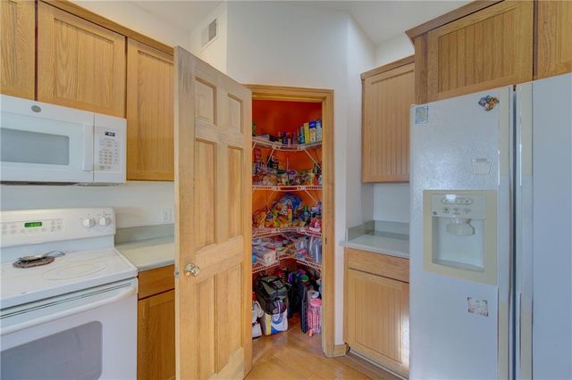 7430 Manchester Avenue, Kansas City, MO 64133