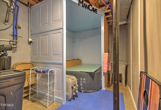 188 Old Milligan Highway, Johnson City, TN 37601