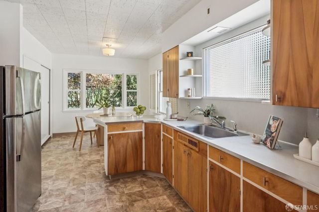 12 Crestlake Drive, San Francisco, CA 94132
