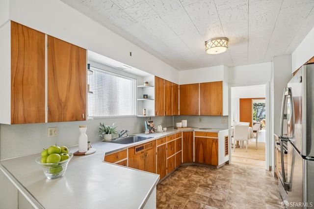 12 Crestlake Drive, San Francisco, CA 94132