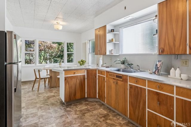 12 Crestlake Drive, San Francisco, CA 94132