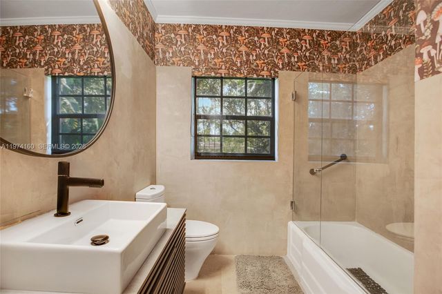 10659 NE 10th Pl, Miami Shores, FL 33138