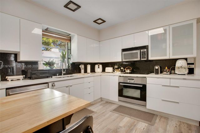 10659 NE 10th Pl, Miami Shores, FL 33138