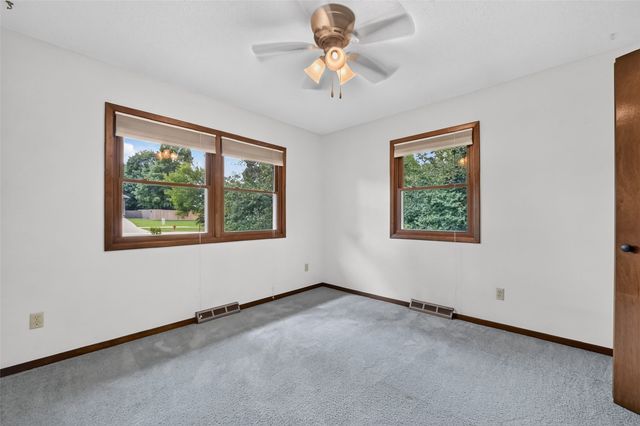 164 Hummingbird Lane, Iowa City, IA 52245