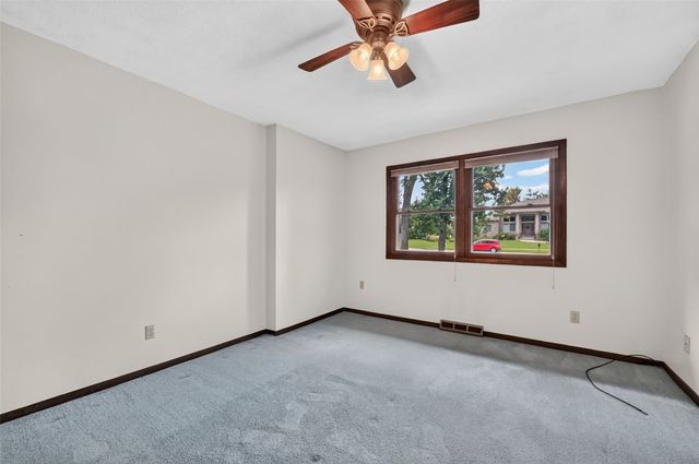 164 Hummingbird Lane, Iowa City, IA 52245