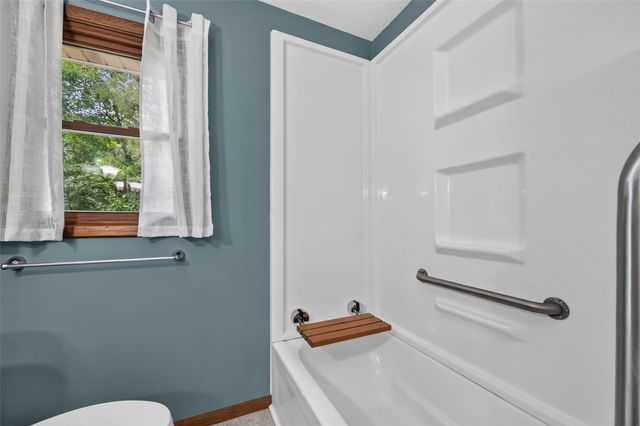 164 Hummingbird Lane, Iowa City, IA 52245