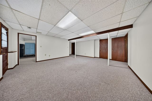 164 Hummingbird Lane, Iowa City, IA 52245