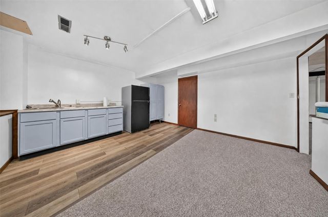 164 Hummingbird Lane, Iowa City, IA 52245