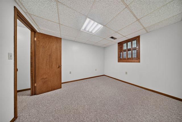 164 Hummingbird Lane, Iowa City, IA 52245