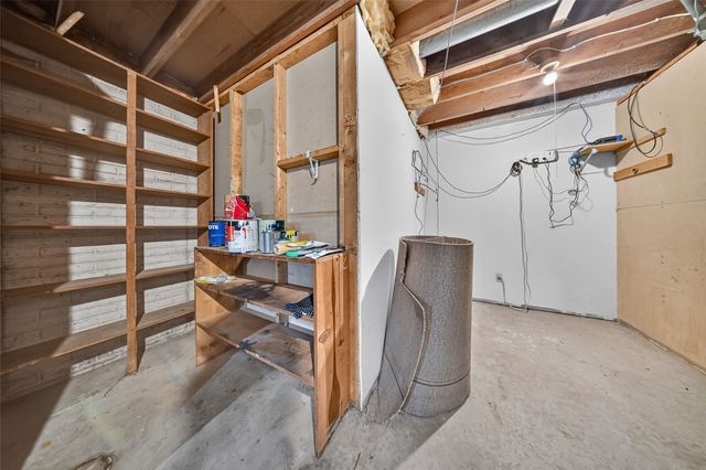 164 Hummingbird Lane, Iowa City, IA 52245