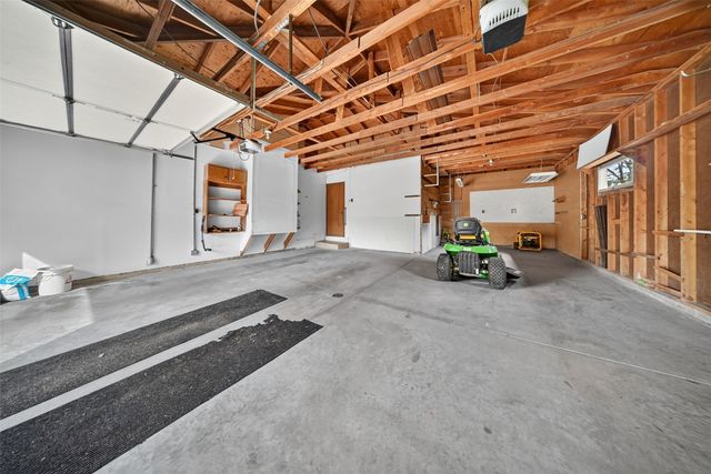 164 Hummingbird Lane, Iowa City, IA 52245
