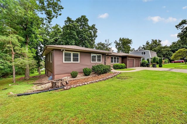 164 Hummingbird Lane, Iowa City, IA 52245