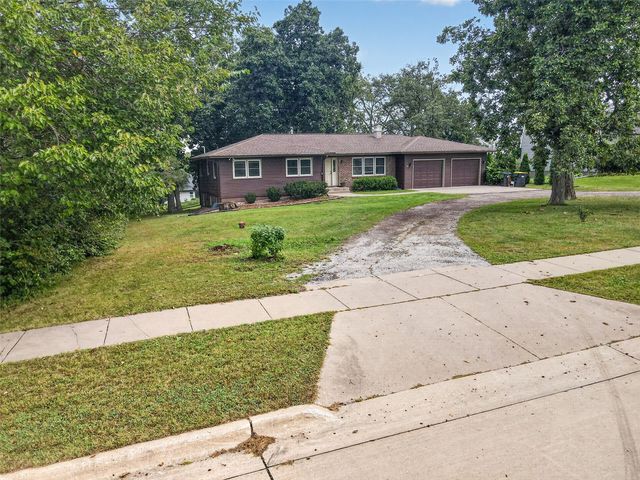 164 Hummingbird Lane, Iowa City, IA 52245