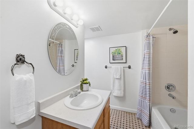 2967 W Tanforan Drive, Englewood, CO 80110