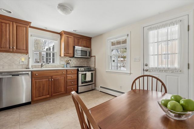 4 Nightingale Road, Nashua, NH 03062