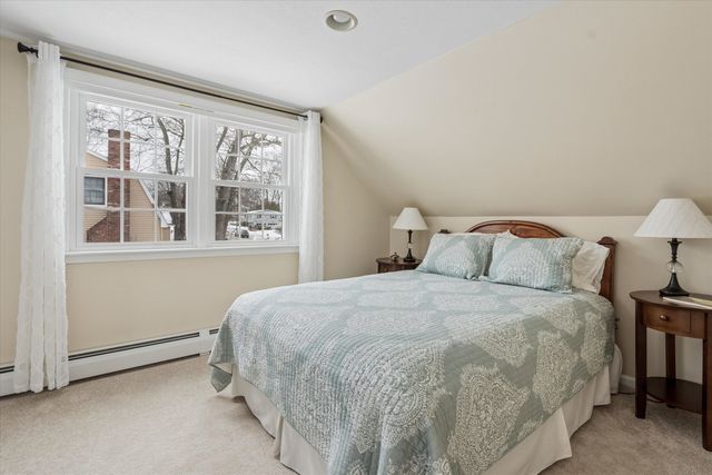 4 Nightingale Road, Nashua, NH 03062