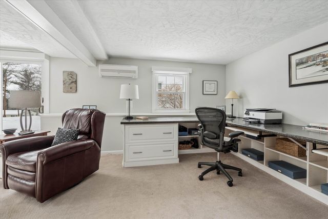 4 Nightingale Road, Nashua, NH 03062