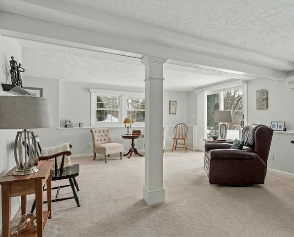 4 Nightingale Road, Nashua, NH 03062