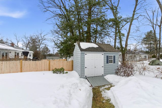 4 Nightingale Road, Nashua, NH 03062