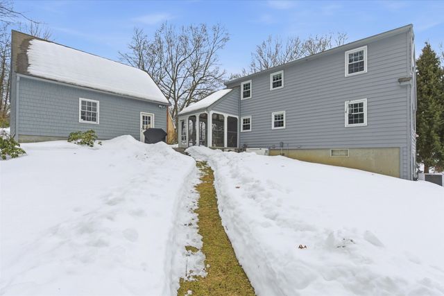 4 Nightingale Road, Nashua, NH 03062