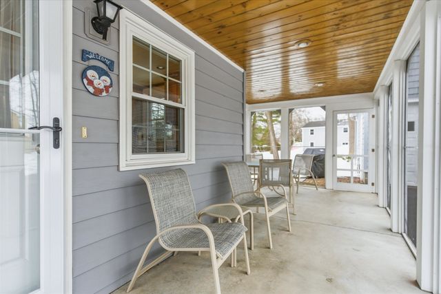 4 Nightingale Road, Nashua, NH 03062