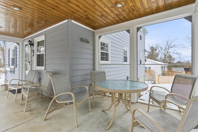 4 Nightingale Road, Nashua, NH 03062