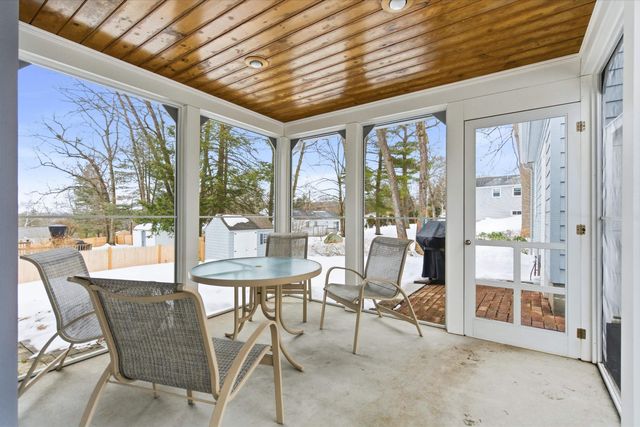 4 Nightingale Road, Nashua, NH 03062