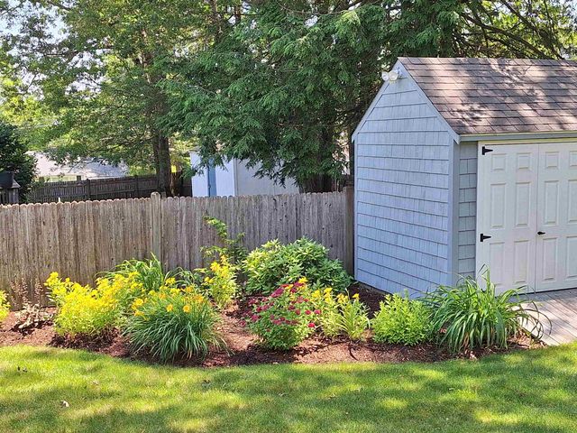 4 Nightingale Road, Nashua, NH 03062