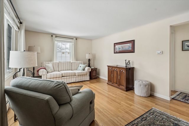 4 Nightingale Road, Nashua, NH 03062