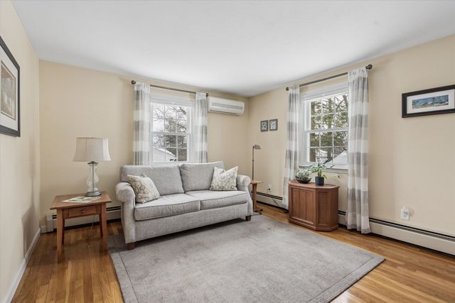 4 Nightingale Road, Nashua, NH 03062