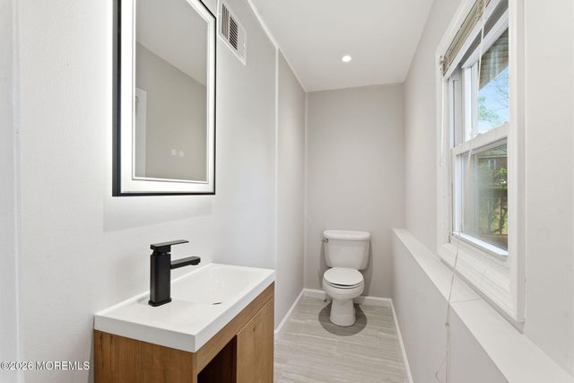 22 Prince Road, East Brunswick, NJ 08816