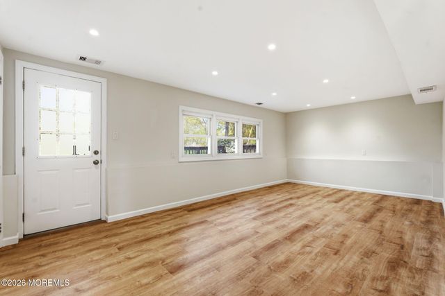 22 Prince Road, East Brunswick, NJ 08816