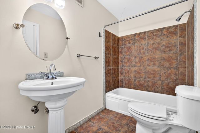 521 Zorn Ave APT C12, Louisville, KY 40206