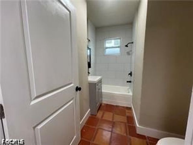 466 Wilma AVE, Fort Myers, FL 33905