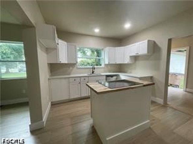 466 Wilma AVE, Fort Myers, FL 33905
