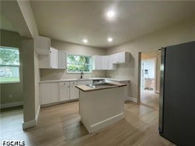 466 Wilma AVE, Fort Myers, FL 33905